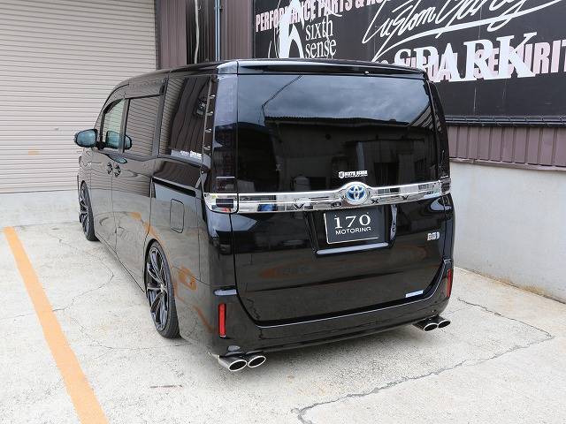 トヨタ ヴォクシー ハイブリッドV ジュールコンプリート 18アルミ
