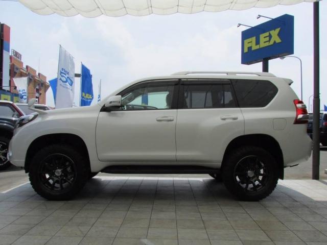 2.8 TX ディーゼルターボ 4WD 新車未登録 2インチ(9枚目)