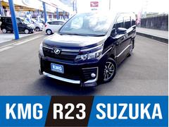 KMG　R23　SUZUKA　ｸｽﾊﾗ自動車・ﾄﾖﾀ ｳﾞｫｸｼｰ ZSの画像