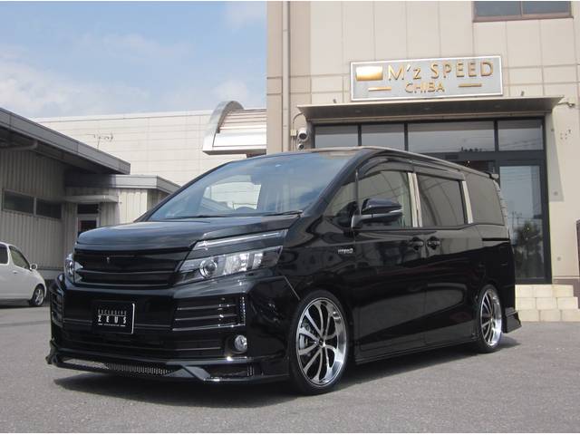 ヴォクシー ハイブリッドX ZEUS 新車コンプリート 車高調バージョン(トヨタ)
