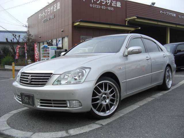 Photo of TOYOTA CROWN ROYAL SALOON used TOYOTA