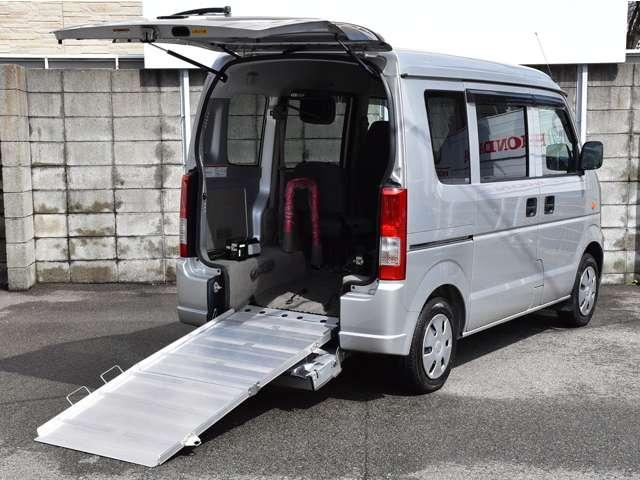 ウィズ 車いす移動車 補助シート付 電動固定付 ワンオーナー(1枚目)