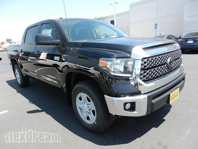 米国トヨタ クルーマックス SR5 18yトノカバー