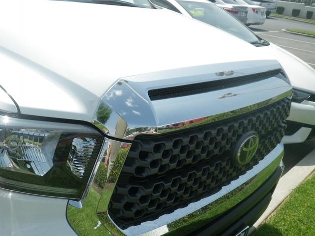 クルーマックスSR5 4WD 18年モデル新車 トノカバー(4枚目)