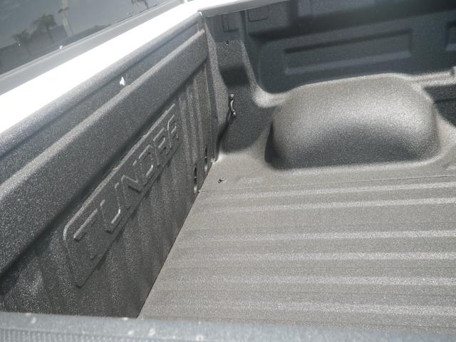 クルーマックスSR5 4WD 18年モデル新車 トノカバー(10枚目)