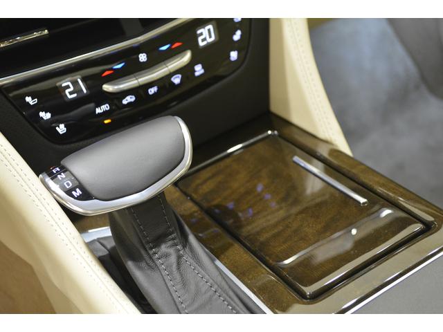プラチナム GM正規D車 ベージュレザー SR 弊社デモカー(9枚目)