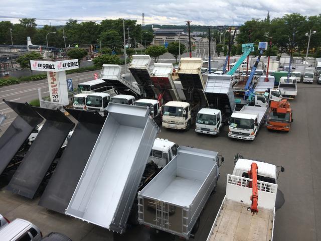 (株)安岡自動車工業 特殊車両展示場(4枚目)