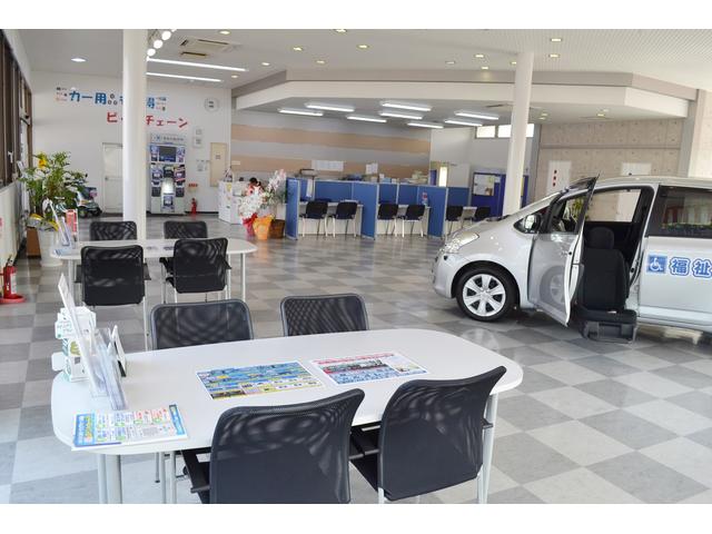 株式会社 西日本自動車 花高松指定工場 福祉車輌展示(3枚目)