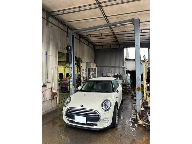 有限会社 川崎自動車工場(2枚目)