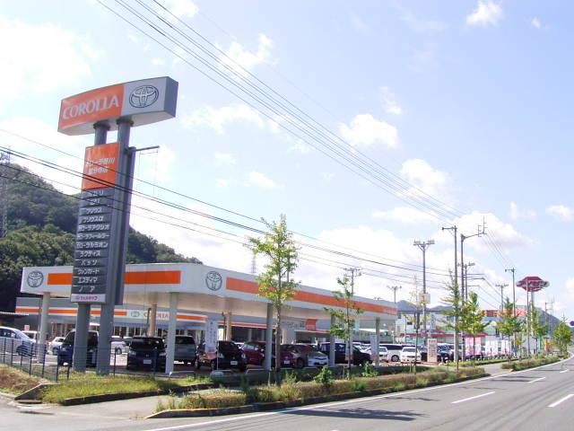 トヨタカローラ香川 国分寺店 第2展示場(1枚目)