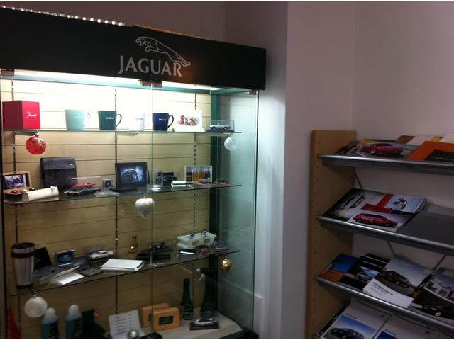 JH Cars ジャガー専門店(5枚目)