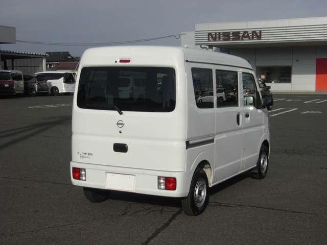 クリッパーバン ６６０　ＤＸ　ハイルーフ　４ＷＤ　当社試乗車アップ・リアソナー・横滑り防止　デュアルカメラブレーキサポート　切替４ＷＤ　盗難防止　禁煙車　リモコンキー　エアコン　運転席エアバッグ　パワーウィンドウ　Ｗエアバッグ　パワーステアリング　ＡＢＳ　レーンキープ　ｉストップ（6枚目）