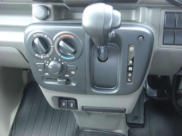 クリッパーバン ６６０　ＤＸ　ハイルーフ　４ＷＤ　当社試乗車アップ・リアソナー・横滑り防止　デュアルカメラブレーキサポート　切替４ＷＤ　盗難防止　禁煙車　リモコンキー　エアコン　運転席エアバッグ　パワーウィンドウ　Ｗエアバッグ　パワーステアリング　ＡＢＳ　レーンキープ　ｉストップ（12枚目）