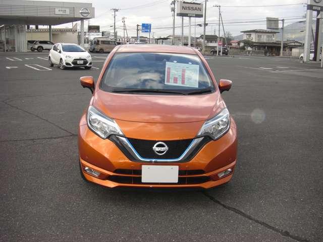 ノート 1.2 e-POWER X 禁煙 360°カメラ 記録簿付 Rカメラ 運転席助手席エアバック レーンキープ AUTOエアコン 1オーナー 盗難防止システム ナビTV AW サイドカメラ 運転席エアバッグ キーレスエントリー(2枚目)