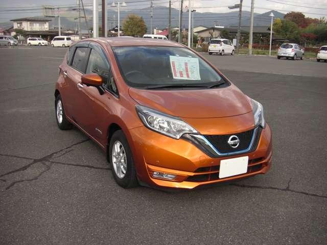 ノート 1.2 e-POWER X 禁煙 360°カメラ 記録簿付 Rカメラ 運転席助手席エアバック レーンキープ AUTOエアコン 1オーナー 盗難防止システム ナビTV AW サイドカメラ 運転席エアバッグ キーレスエントリー(3枚目)