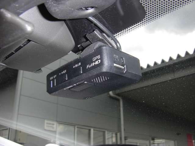 ノート 1.2 e-POWER X 禁煙 360°カメラ 記録簿付 Rカメラ 運転席助手席エアバック レーンキープ AUTOエアコン 1オーナー 盗難防止システム ナビTV AW サイドカメラ 運転席エアバッグ キーレスエントリー(19枚目)