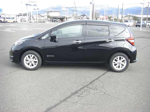 ノート 1.2 e-POWER X FOUR 4WD 車線逸脱防止 踏み間違え防止 切替4WD 寒冷地仕様車 パワーステアリング スマートキー ABS AW アイドリングストップ ナビTV フルオートエアコン 運転席エアバッグ メモリーナビ 盗難防止装置(5枚目)