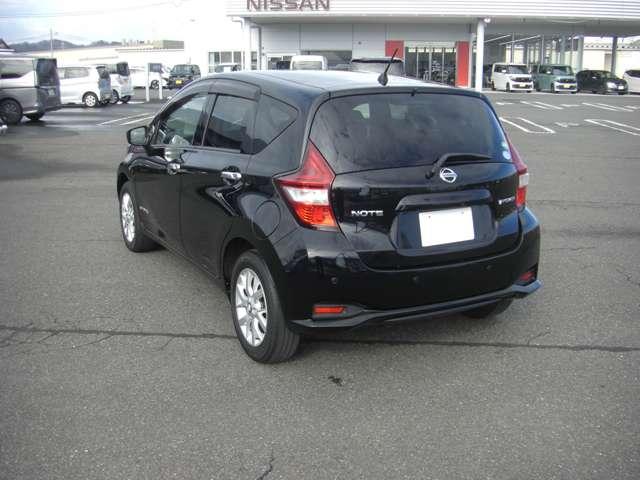 ノート 1.2 e-POWER X FOUR 4WD 車線逸脱防止 踏み間違え防止 切替4WD 寒冷地仕様車 パワーステアリング スマートキー ABS AW アイドリングストップ ナビTV フルオートエアコン 運転席エアバッグ メモリーナビ 盗難防止装置(7枚目)