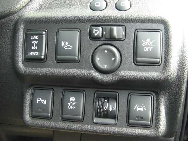 ノート 1.2 e-POWER X FOUR 4WD 車線逸脱防止 踏み間違え防止 切替4WD 寒冷地仕様車 パワーステアリング スマートキー ABS AW アイドリングストップ ナビTV フルオートエアコン 運転席エアバッグ メモリーナビ 盗難防止装置(11枚目)