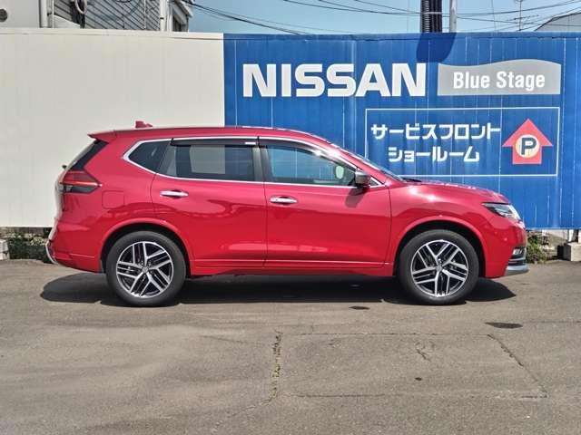 エクストレイル オーテック　ｉパッケージ　２列車　４ＷＤ　寒冷地仕様　禁煙１オーナー　純正９インチナビ地デジ　全周囲カメラ　プロパイロット　衝突被害軽減ブレーキ　踏み間違い衝突防止アシスト　車線逸脱防止支援システム　ハイビームアシスト（6枚目）