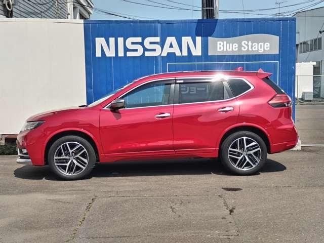 エクストレイル オーテック　ｉパッケージ　２列車　４ＷＤ　寒冷地仕様　禁煙１オーナー　純正９インチナビ地デジ　全周囲カメラ　プロパイロット　衝突被害軽減ブレーキ　踏み間違い衝突防止アシスト　車線逸脱防止支援システム　ハイビームアシスト（7枚目）