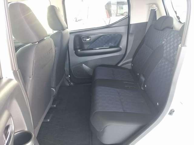 デイズ ハイウェイスター　Ｘ　４ＷＤ　寒冷地仕様　禁煙１オーナー　２０２３年９月マイナーチェンジ後　【メーカーＯＰ：全周囲カメラ／ナビ取付パッケージ】　オーディオレス　衝突被害軽減ブレーキ　踏み間違い衝突防止アシスト　ＬＥＤ（11枚目）