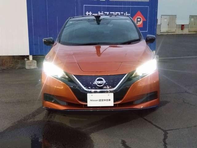 リーフ ｅ＋　Ｘ　アルミホイール　ＣＤナビ　エアバッグ　エアコン　パワーステアリング　パワーウィンドウ　ＡＢＳ（3枚目）