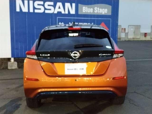 リーフ ｅ＋　Ｘ　アルミホイール　ＣＤナビ　エアバッグ　エアコン　パワーステアリング　パワーウィンドウ　ＡＢＳ（5枚目）