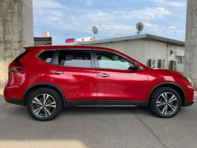 エクストレイル ２．０　２０Ｘｉ　２列車　ＬＥＤヘットライト　スマートキー　ドライブレコーダー　ＥＴＣ　レーンキープアシスト　メモリーナビ　キーフリー　ＴＶナビ　１オーナー　アルミホイール　オートエアコン　ＡＢＳ　エアバッグ　パワーウィンドウ（21枚目）