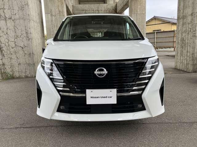 セレナ １．４　ｅ－ＰＯＷＥＲ　ルキシオン　インテリジェントエマージェンシーブレーキ　アラウンドビュー　ＬＥＤヘッドランプ　ドライブレコーダー　ＬＤＰ　バックモニター　パーキングアシスト　アイドリングストップ　ＥＴＣ　アルミホイール　寒冷地仕様（18枚目）