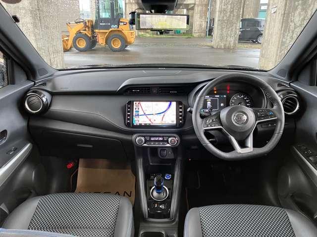 キックス １．２　Ｘ　（ｅ－ＰＯＷＥＲ）　ナビ＆ＴＶ　追従クルコン　スマートキー　ＬＥＤヘッド　レーンアシスト　パワーステアリング　盗難防止システム　ドライブレコーダー　ＥＴＣ　メモリーナビ　サイドエアバッグ　アルミ　ＡＡＣ　キーレス　ＡＢＳ（3枚目）