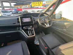 当社展示車はきれいにクリーニング済みです。 3