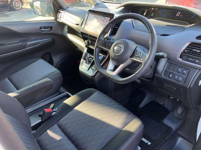 セレナ e-パワー ハイウェイスターV ナビ 両側電動スライドドア プロパイロット(3枚目)