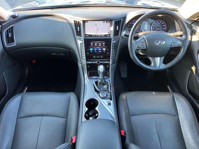 スカイライン 2.0 200GT-t タイプP ナビ 本革シート ドライブレコーダー(4枚目)