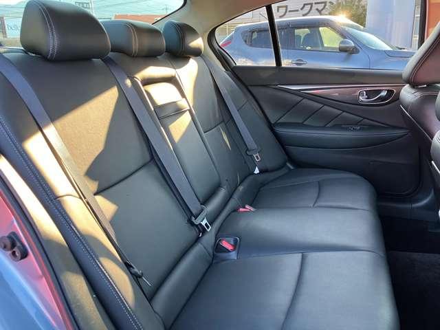 スカイライン 2.0 200GT-t タイプP ナビ 本革シート ドライブレコーダー(17枚目)