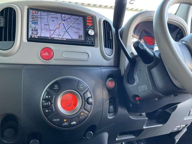 キューブ １．５　１５Ｇ　禁煙ワンオーナー　茶／白２トーン色　ＨＩＤ　パワーウィンドウ　１オーナー　ＩＳＴＯＰ　Ｗエアバック　禁煙車　パワーステアリング　メモリーナビ　ＡＢＳ　オートエアコン　キーフリー　運転席エアバッグ　アルミホイール　ナビテレビ　記録簿　盗難防止（7枚目）