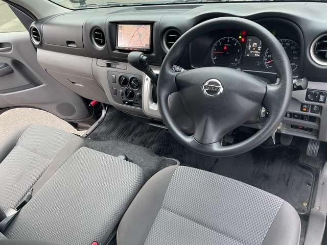 ＮＶ３５０キャラバンバン ２．５　ＤＸ　ロングボディ　ディーゼルターボ　法人ワンオーナー　ヒョウ災ボディ凹車両　衝突軽減ブレーキ　エアバック　バックカメラ付　パワーウインドウ　エアコン　ワイヤレスキー　ワンセグテレビ　ＰＳ　ＥＴＣ付き　ＡＢＳ　メモリーナビ　ナビＴＶ　ワンオーナー　記録簿あり（4枚目）