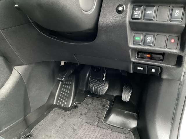 エクストレイル ２．０　２０Ｘ　２列車　４ＷＤ　法人ワンオーナー　ヒョウ災ボディ凹車両　誤発信抑制機能　車線逸脱防止　禁煙　フルタイム４ＷＤ　盗難防止システム　バックモニター　オートエアコン　ナビ＆ＴＶ　スマ－トキ－　アルミ　ワンオーナー車　ＥＴＣ付　ＰＳ　メモリーナビゲーション　寒冷地（10枚目）