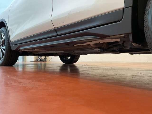 エクストレイル ２．０　２０Ｘ　２列車　４ＷＤ　法人ワンオーナー　ヒョウ災ボディ凹車両　誤発信抑制機能　車線逸脱防止　禁煙　フルタイム４ＷＤ　盗難防止システム　バックモニター　オートエアコン　ナビ＆ＴＶ　スマ－トキ－　アルミ　ワンオーナー車　ＥＴＣ付　ＰＳ　メモリーナビゲーション　寒冷地（19枚目）