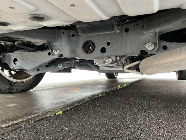 エルグランド 350ハイウェイスタープレミアムアーバンクロム LEDヘッドランプ 切替4WD オートクルーズコントロール エアバッグ Bモニター ETC スマートキー エアコン パワーウィンドウ アルミホイール ABS アラウンドモニター パワーステアリング(5枚目)