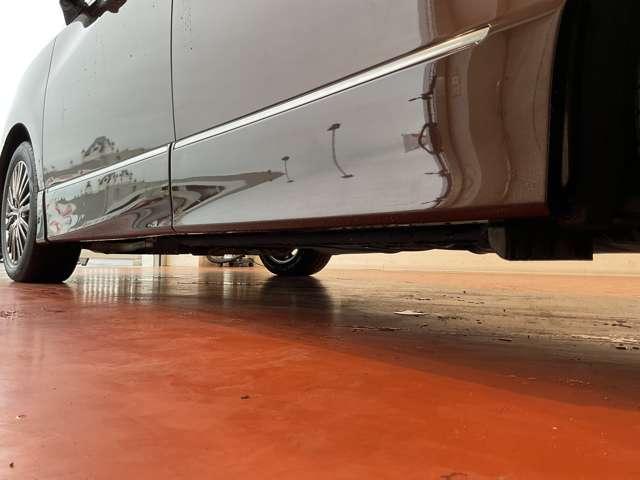 エルグランド 350ハイウェイスタープレミアムアーバンクロム LEDヘッドランプ 切替4WD オートクルーズコントロール エアバッグ Bモニター ETC スマートキー エアコン パワーウィンドウ アルミホイール ABS アラウンドモニター パワーステアリング(18枚目)