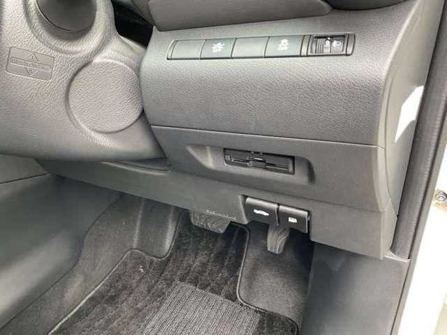 キックス Ｘ　ナビ＆ＴＶ　ワンオ－ナ－車　追従クルコン　スマートキー　ＬＥＤヘッド　レーンアシスト　パワーステアリング　禁煙車　盗難防止システム　ドライブレコーダー　ＥＴＣ　整備記録簿有　メモリーナビ　アルミ（9枚目）