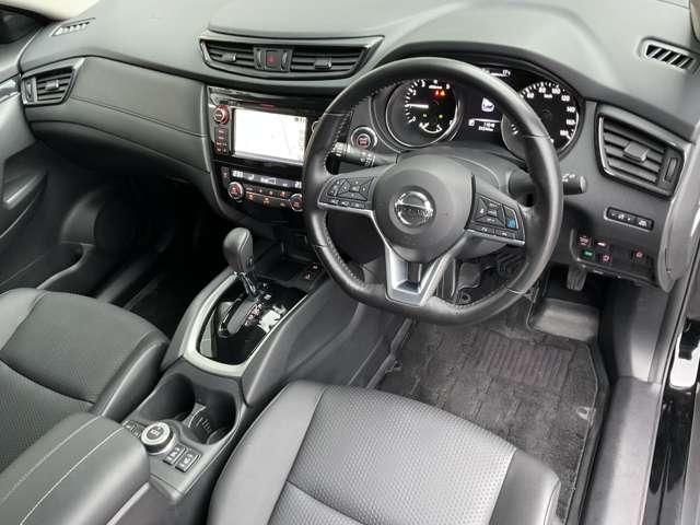 エクストレイル ２０Ｘｉ　セキュリティ　リアカメラ　ワンオナ　追従クルーズ　ＬＥＤ　ドライブレコーダ　禁煙車　インテリジェントキー　ＬＤＷ　サイドカメラ　ＥＴＣ　Ａストップ　ＡＡＣ　ナビ＆ＴＶ　メモリーナビ　キーフリー　ＡＢＳ（6枚目）