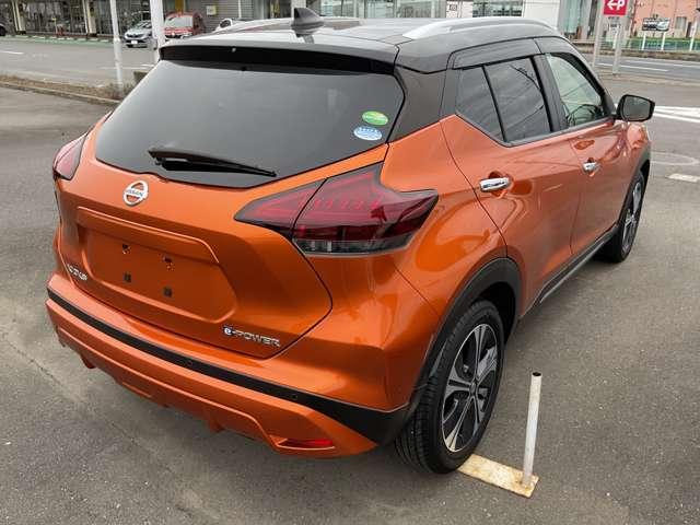 キックス Ｘ　ツートーンインテリアエディション　エマージェンシーＢ　セキュリティ　アラウンドモニター　Ｒカメラ　ＬＥＤ　ワンオーナ　禁煙　エアコン　ドラレコ　スマートキー　記録簿　ＥＴＣ　メモリーナビ　サイドエアバック　ＡＷ　キーレス　寒冷地仕様（2枚目）