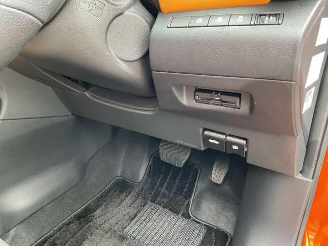 キックス Ｘ　ツートーンインテリアエディション　エマージェンシーＢ　セキュリティ　アラウンドモニター　Ｒカメラ　ＬＥＤ　ワンオーナ　禁煙　エアコン　ドラレコ　スマートキー　記録簿　ＥＴＣ　メモリーナビ　サイドエアバック　ＡＷ　キーレス　寒冷地仕様（10枚目）