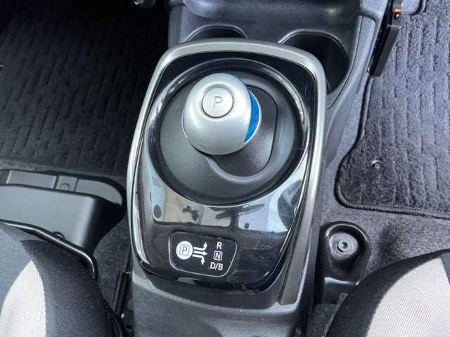 ノート １．２　ｅ－ＰＯＷＥＲ　Ｘ　禁煙ワンオーナー　禁煙　記録簿付　Ｒカメラ　運転席助手席エアバック　レーンキープ　ＡＵＴＯエアコン　１オーナー　盗難防止システム　ナビＴＶ　運転席エアバッグ　キーレスエントリー　ドラレコ　ＥＴＣ車載器　パワーウィンドウ（8枚目）