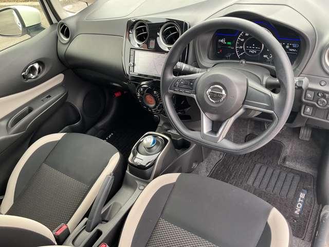 ノート 1.2 e-POWER X 禁煙ワンオーナー LEDオートライト 禁煙 360°カメラ 記録簿付 Rカメラ 運転席助手席エアバック レーンキープ AUTOエアコン 1オーナー 盗難防止システム ナビTV サイドカメラ 運転席エアバッグ キーレスエントリー パワステ(6枚目)