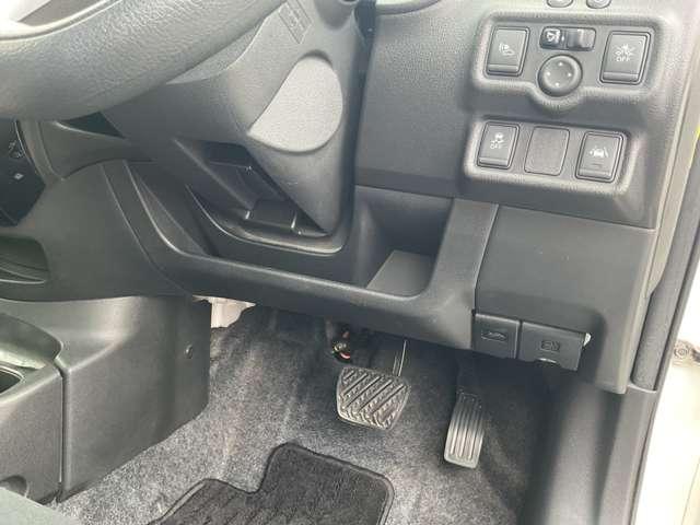 ノート 1.2 e-POWER X 禁煙ワンオーナー LEDオートライト 禁煙 360°カメラ 記録簿付 Rカメラ 運転席助手席エアバック レーンキープ AUTOエアコン 1オーナー 盗難防止システム ナビTV サイドカメラ 運転席エアバッグ キーレスエントリー パワステ(7枚目)