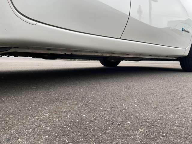 ノート 1.2 e-POWER X 禁煙ワンオーナー LEDオートライト 禁煙 360°カメラ 記録簿付 Rカメラ 運転席助手席エアバック レーンキープ AUTOエアコン 1オーナー 盗難防止システム ナビTV サイドカメラ 運転席エアバッグ キーレスエントリー パワステ(20枚目)