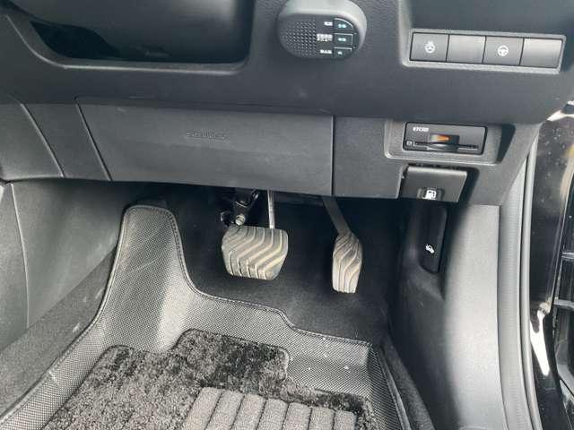 オーラ 1.2 NISMO 禁煙ワンオーナー寒冷地 カーテンエアバッグ エマブレ 寒冷地 禁煙 インテリキー ETC ドラレコ 車線逸脱警報 ワンセグ キーフリーシステム ダブルエアバック 定期点検記録簿 アルミホイール 運転席エアバッグ メモリーナビ(8枚目)